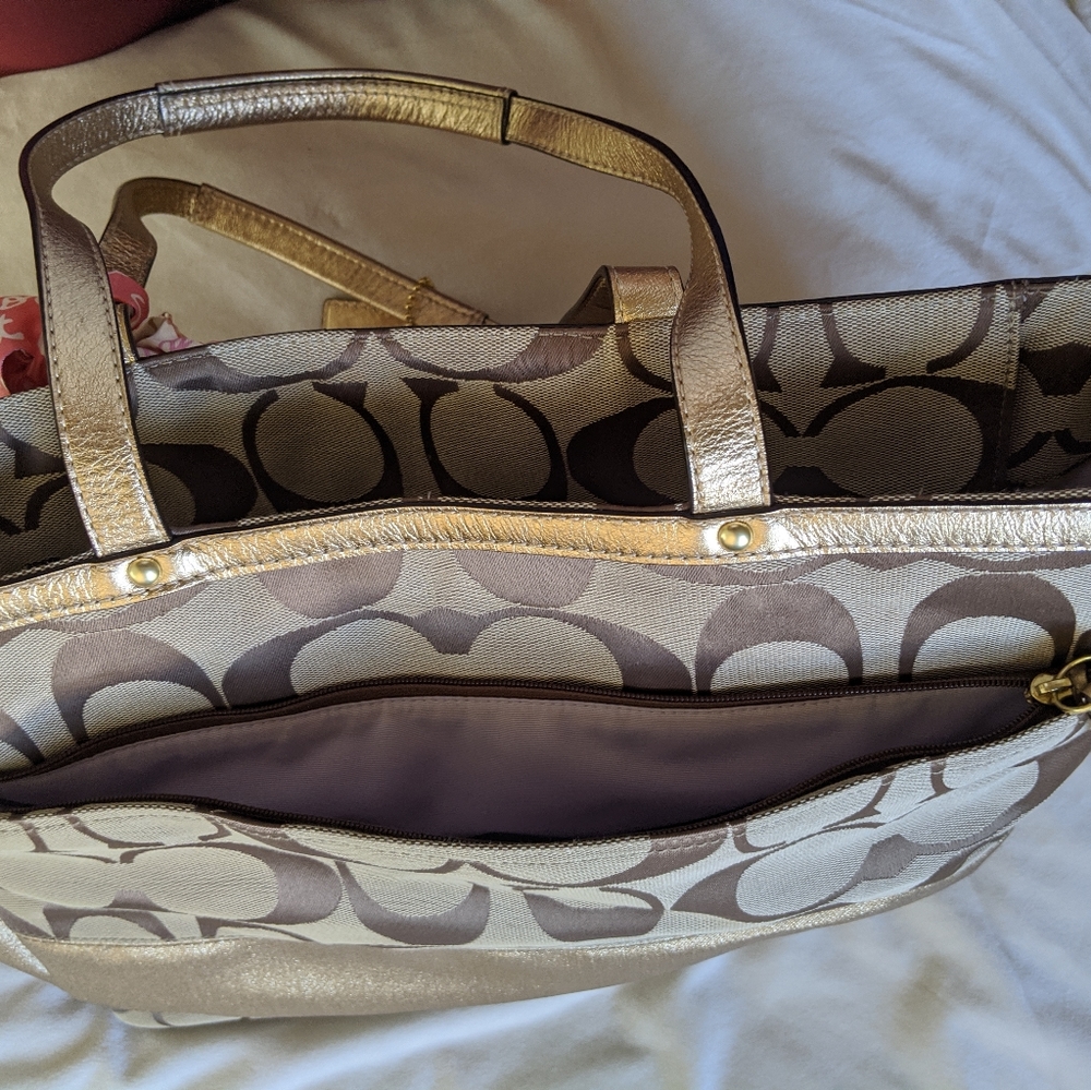 Coach Signature Canvas Large Tote Brown - Picture 5 of 8